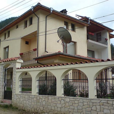 Guest House Benita Ντέβιν Εξωτερικό φωτογραφία