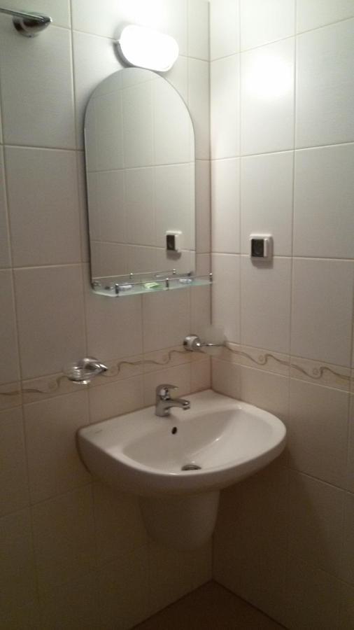 Guest House Benita Ντέβιν Εξωτερικό φωτογραφία