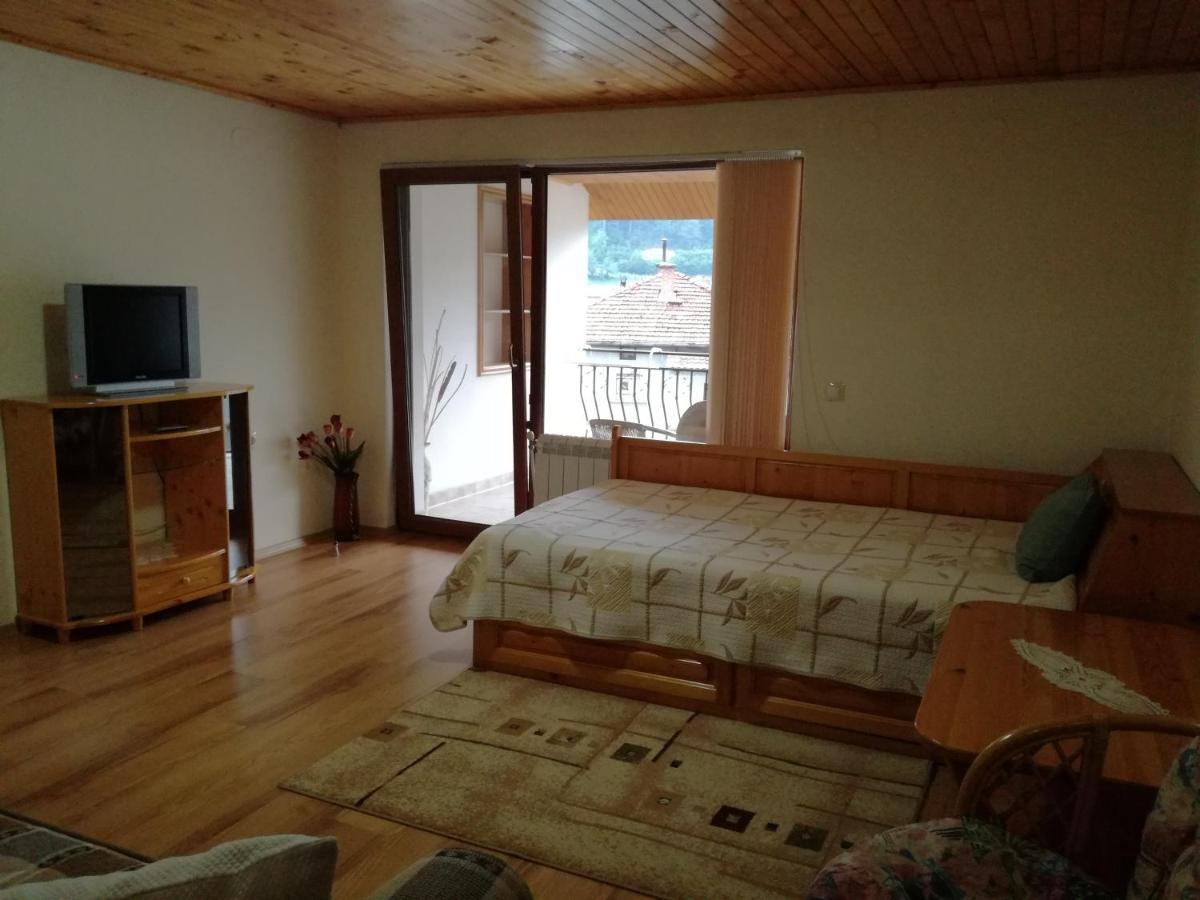 Guest House Benita Ντέβιν Εξωτερικό φωτογραφία