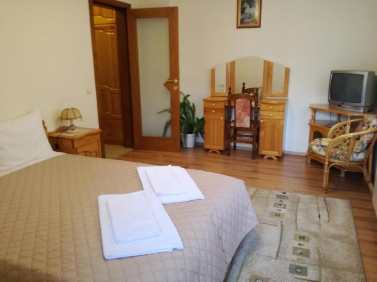 Guest House Benita Ντέβιν Εξωτερικό φωτογραφία