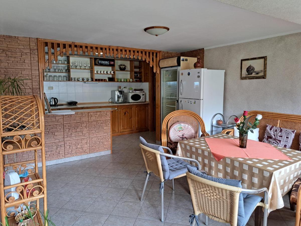 Guest House Benita Ντέβιν Εξωτερικό φωτογραφία