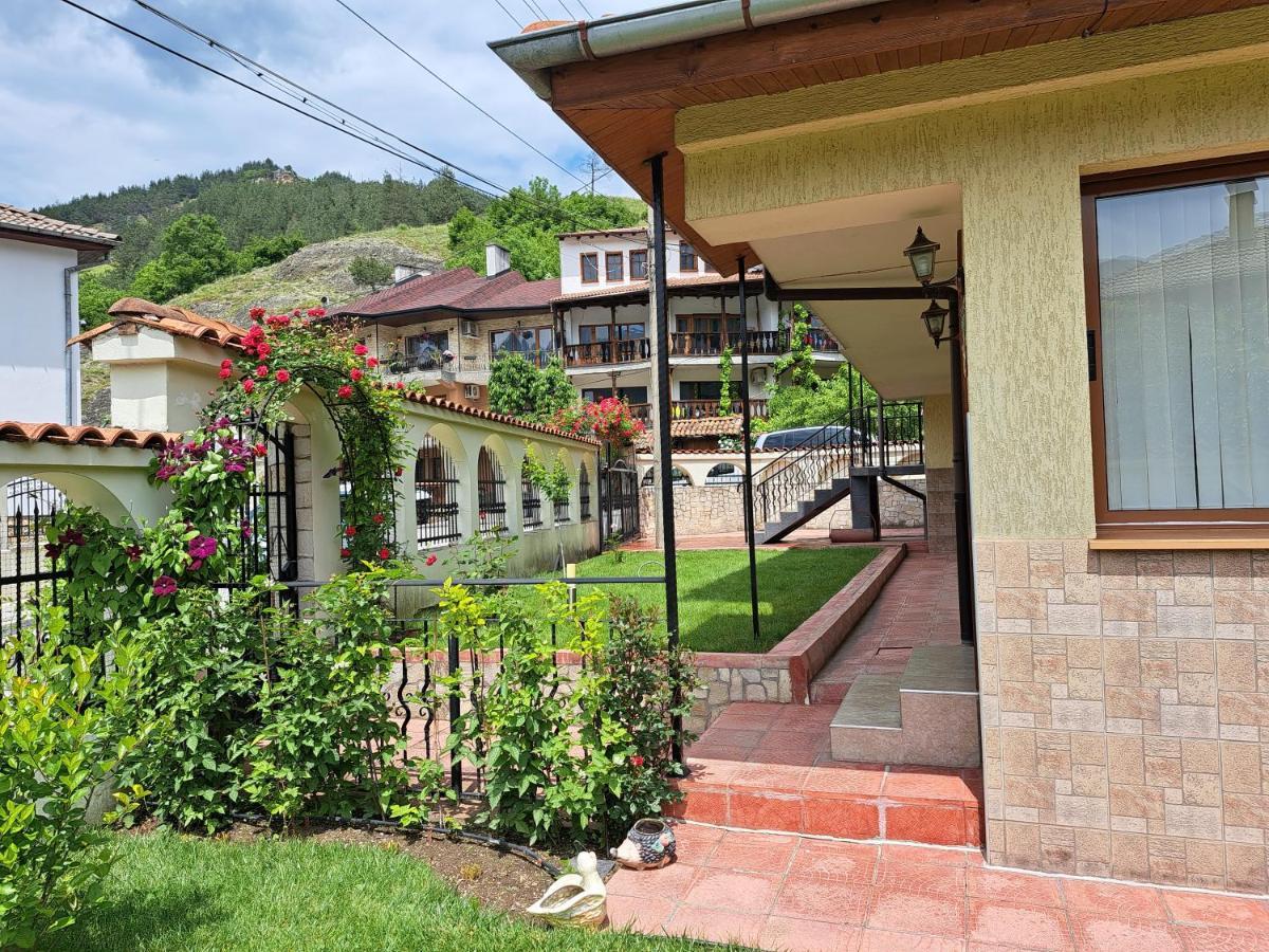 Guest House Benita Ντέβιν Εξωτερικό φωτογραφία