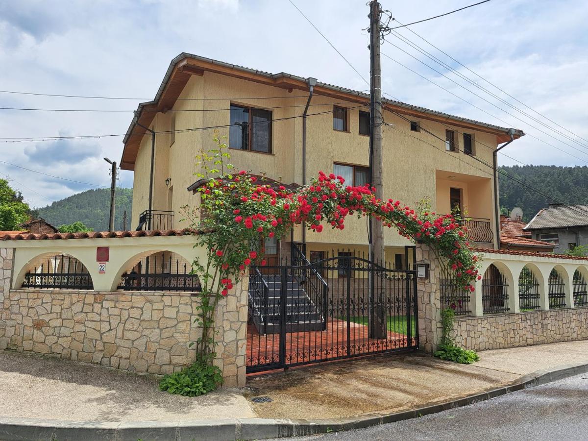 Guest House Benita Ντέβιν Εξωτερικό φωτογραφία