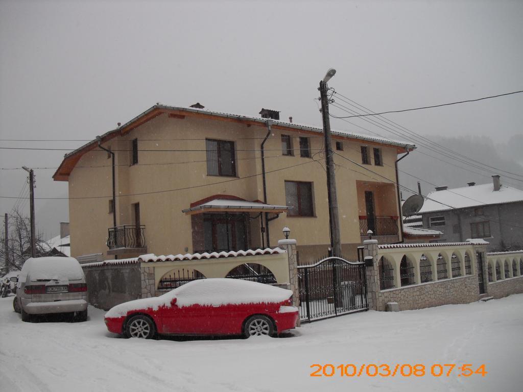 Guest House Benita Ντέβιν Εξωτερικό φωτογραφία